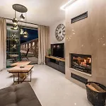 Holiday home Luxurious In Poljaci *