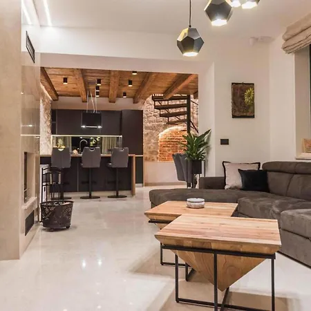 Pet Friendly In Poljaci With Kitchen