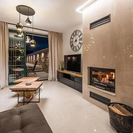 Semesterbostad Luxurious In Poljaci *