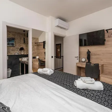 Pet Friendly In Poljaci With Kitchen Holiday home Poljica (Zadar)
